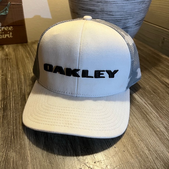 Oakley Other - Oakley Snapback Hat